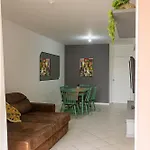 Lindo Ap condomínio Villa Giardino ótima localização .